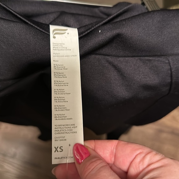 Fabletics Sync High-Waisted Perforated 7/8 Black Leggings XS NEW NWT - Picture 5 of 8